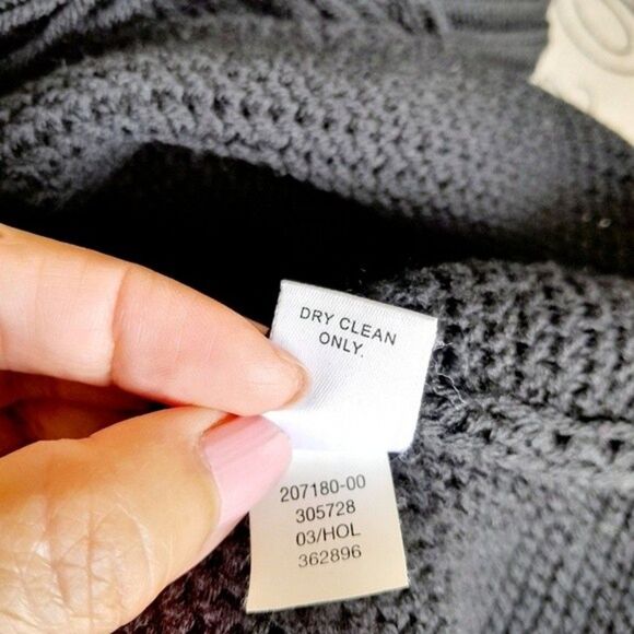 BANANA REPUBLIC Extra Fine Italian Merino Wool Poncho Wrap Winter Fall sz: XS/S - Picture 6 of 6